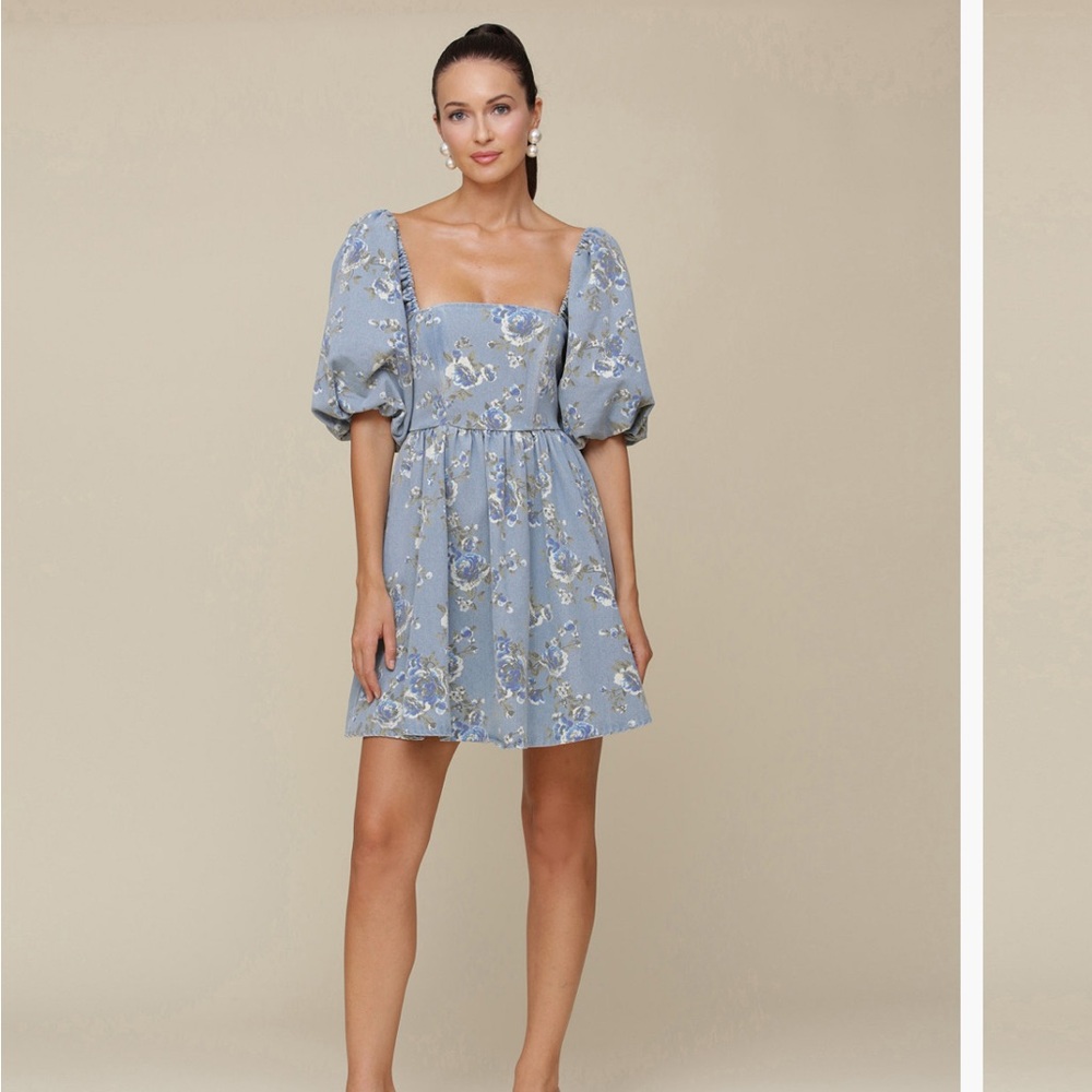 Avec Les Filles Blue Floral Mini Dress